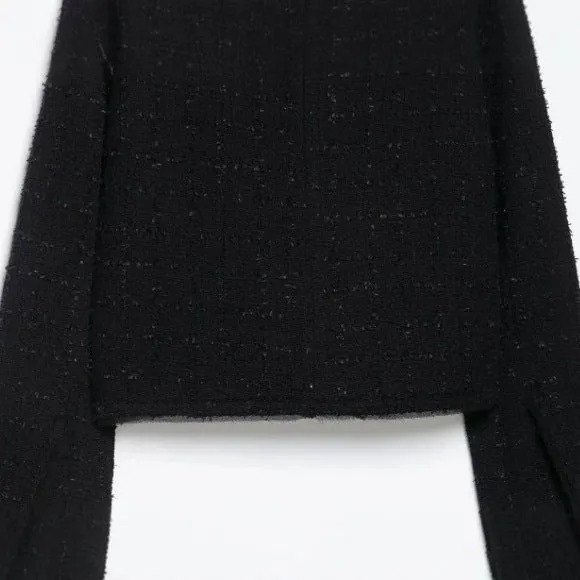 Damen Kurztaillierte Bouclé‑Tweed‑Kastenjacke mit runden Kanten, goldenen Zierknöpfen und aufgesetzten Taschen Drune