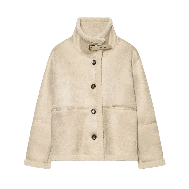 Damen Kurzjacke im Lammfell‑Look mit hoher Stehkragen‑Schnalle und aufgesetzten Taschen Drune
