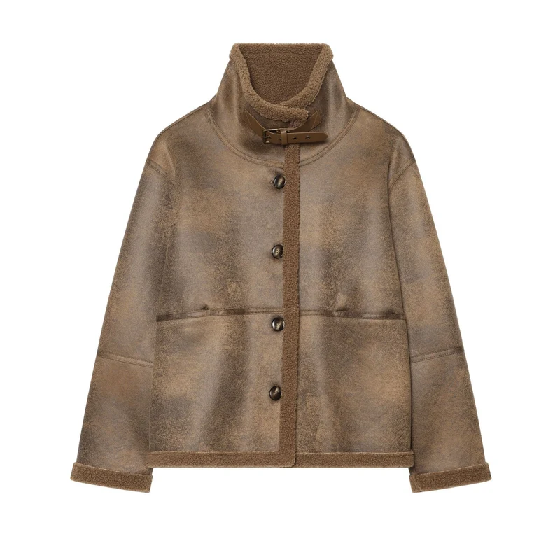 Damen Kurzjacke im Lammfell‑Look mit hoher Stehkragen‑Schnalle und aufgesetzten Taschen Drune