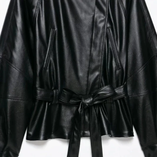 Damen Kurzjacke aus veganem Leder mit Taillengürtel und überschnittenen Schultern Drune