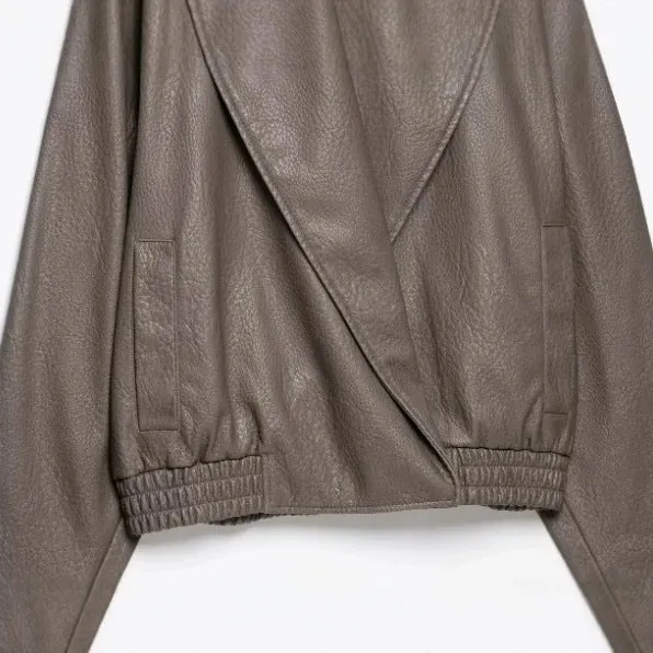 Damen Kurzjacke aus Lederimitat mit weitem Schalkragen und elastischem Saum Drune