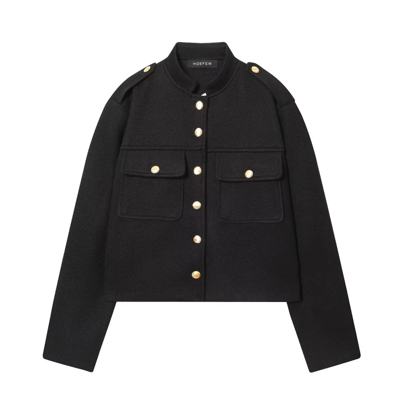 Damen Kurzgeschnittene Military‑Jacke mit Stehkragen, Pattentaschen und Zierknopfleiste Drune