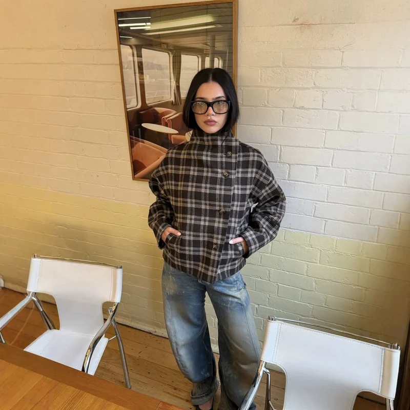 Damen Kurzer Wollmix‑Mantel mit asymmetrischer Knopfleiste und Stehkragen Drune