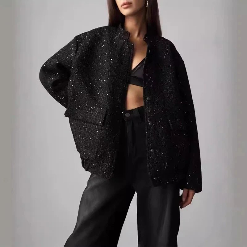 Damen 400+ Bouclé Kurzjacke mit Stehkragen, Pattentaschen und taillierendem Saum Drune
