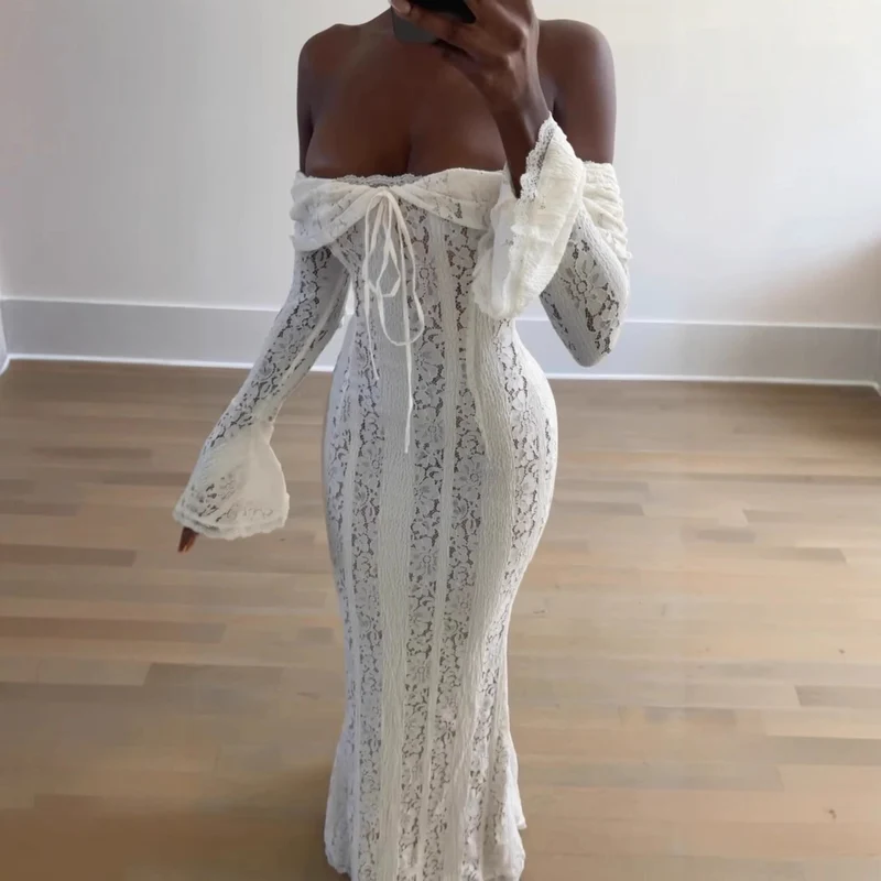 Damen 300+ Maxikleid aus Spitze mit Carmen‑Ausschnitt, ausgestellten Glockenärmeln und figurumspielender Silhouette Drune