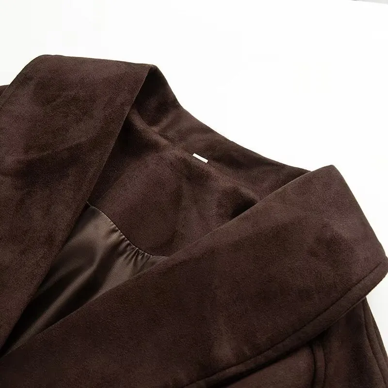 Damen 30+ taillierte Kurzjacke mit Schalkragen, Bindegürtel und Kunstvelours Drune