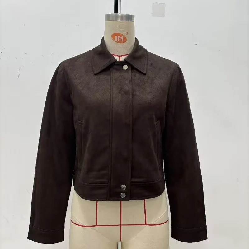 Damen 30+ kurz geschnittene Veloursjacke im Blousonstil mit Hemdkragen und verdeckter Druckknopfleiste Drune