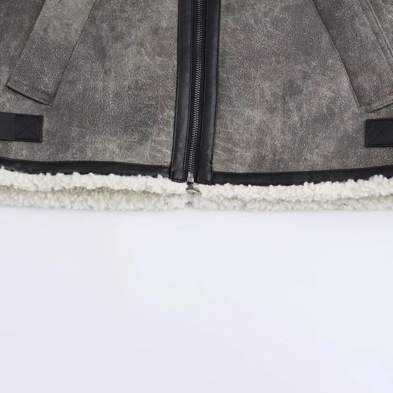 Damen Oversized Fliegerjacke mit Teddyfutter, Kunstlederbesatz und Schnallen Drune
