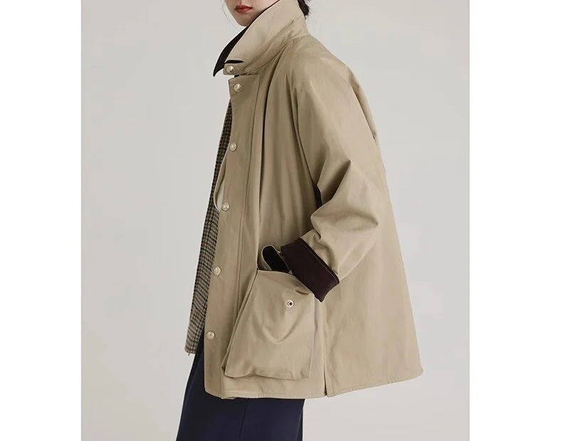 Herren kurzer Fieldcoat mit Cordkragen, Druckknopfleiste und aufgesetzten Taschen Drune