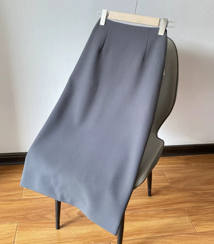 Damen Taillierter Midirock in gerader Silhouette aus feinem Stretch‑Crepe Drune