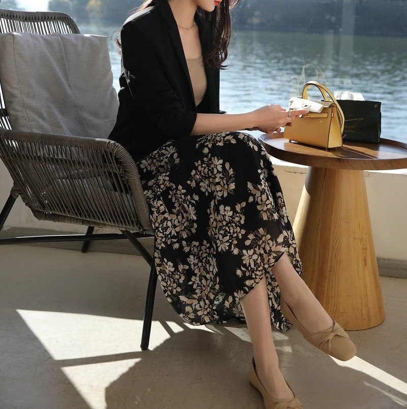Damen Taillierter Ein-Knopf-Blazer aus leichtem Crepe mit geschwungener Saumlinie Drune