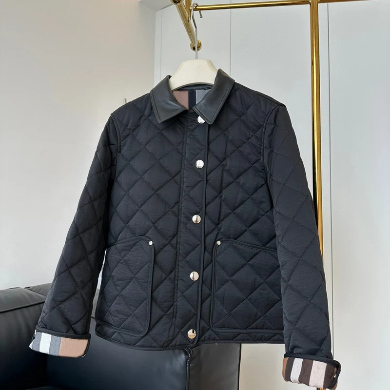 Damen Steppjacke mit Kontrastkragen aus Lederoptik und Druckknopfverschluss Drune