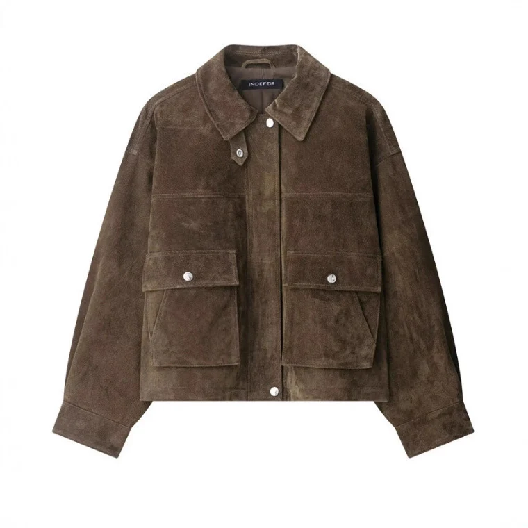 Damen 100+ kurze Veloursleder‑Blousonjacke mit Pattentaschen und Druckknopfverschluss Drune