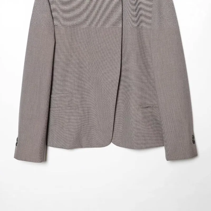 Damen 10+ taillierter Kurzblazer mit Stehkragen und asymmetrischer Knopfleiste Drune