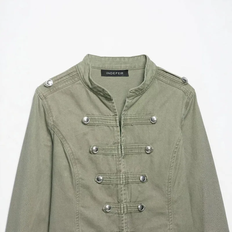 Damen 10+ taillierte Cropped Militärjacke im Vintage‑Look mit dekorativer Metallknopfleiste Drune