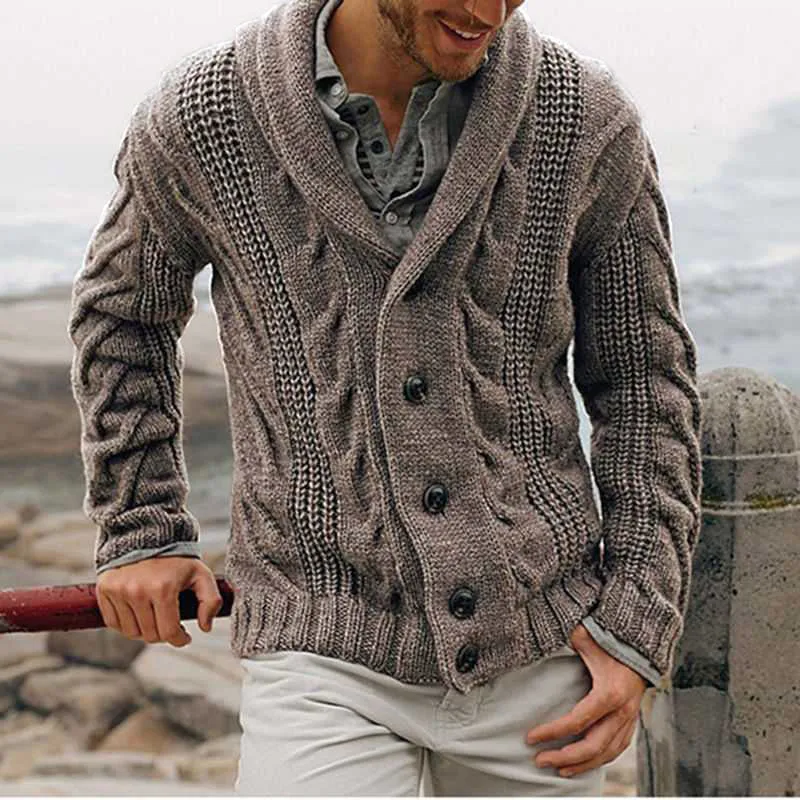 Herren Grobstrick-Cardigan mit Schalkragen, Zopfmuster und wärmender Knopfleiste Drune