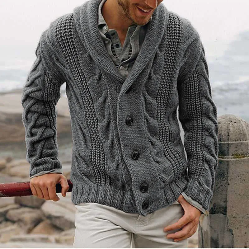 Herren Grobstrick-Cardigan mit Schalkragen, Zopfmuster und wärmender Knopfleiste Drune