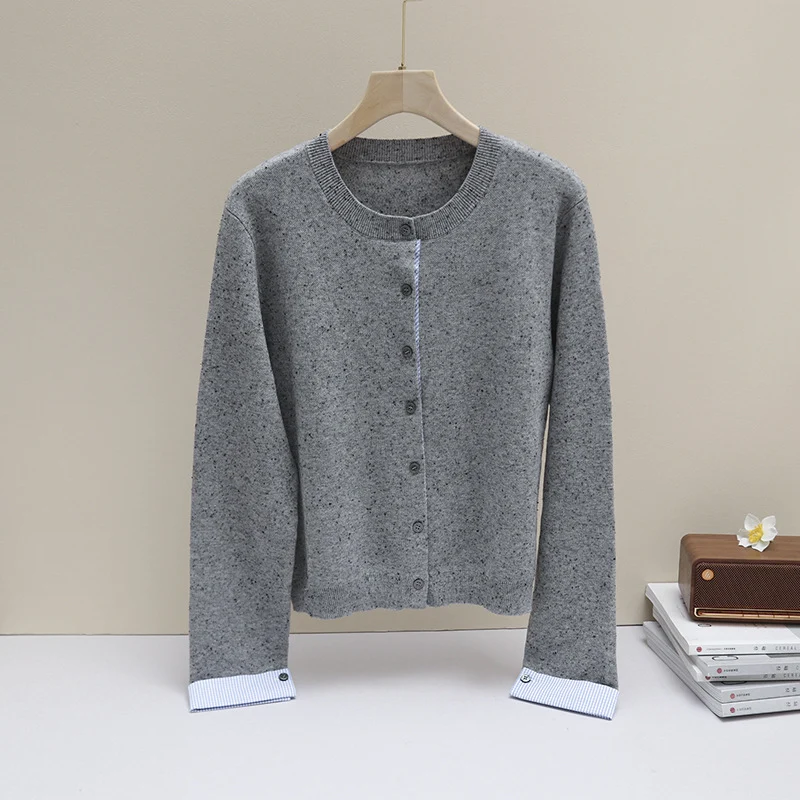 Damen Kurz geschnittener Feinstrick-Cardigan mit kontrastierenden Hemdblusenmanschetten Drune