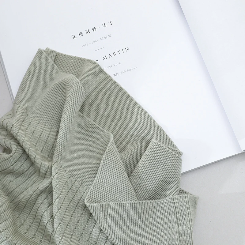Damen Geripptes Kurzarm-Strickshirt mit Rundhalsausschnitt und Schlüsselloch-Detail Drune