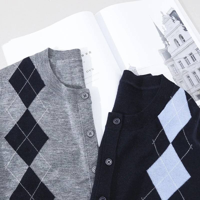Damen Feinstrick-Cardigan mit Rautenintarsien und Knopfleiste Drune