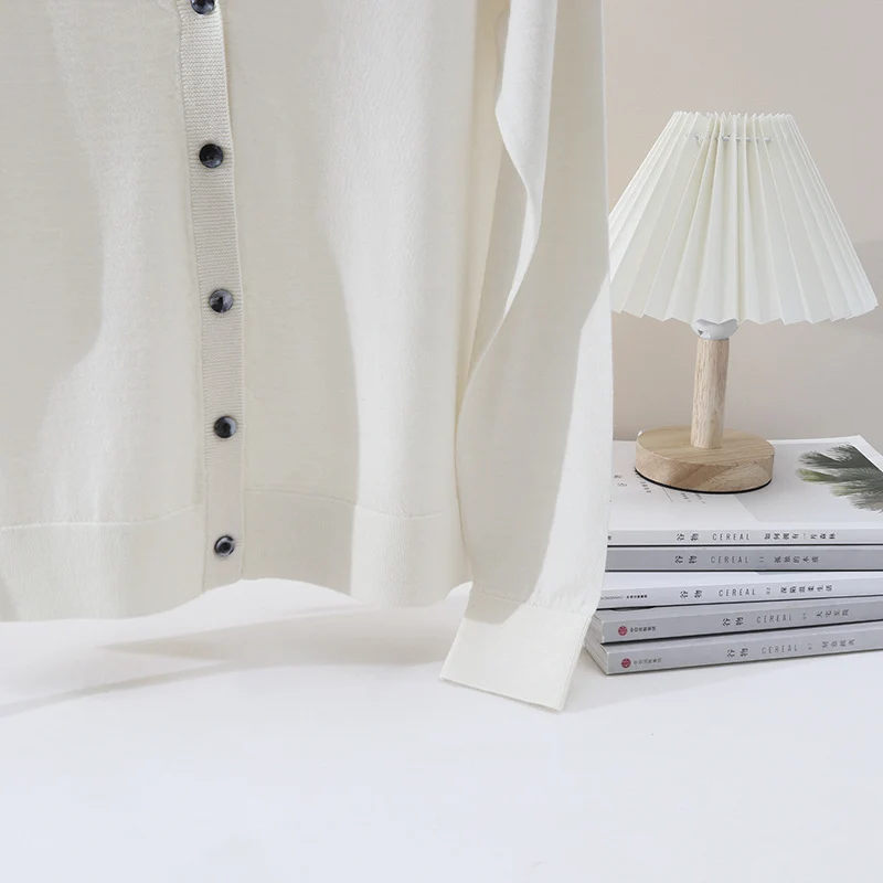 Damen Feiner V‑Ausschnitt-Cardigan aus leichtem Feinstrick mit Knopfleiste Drune