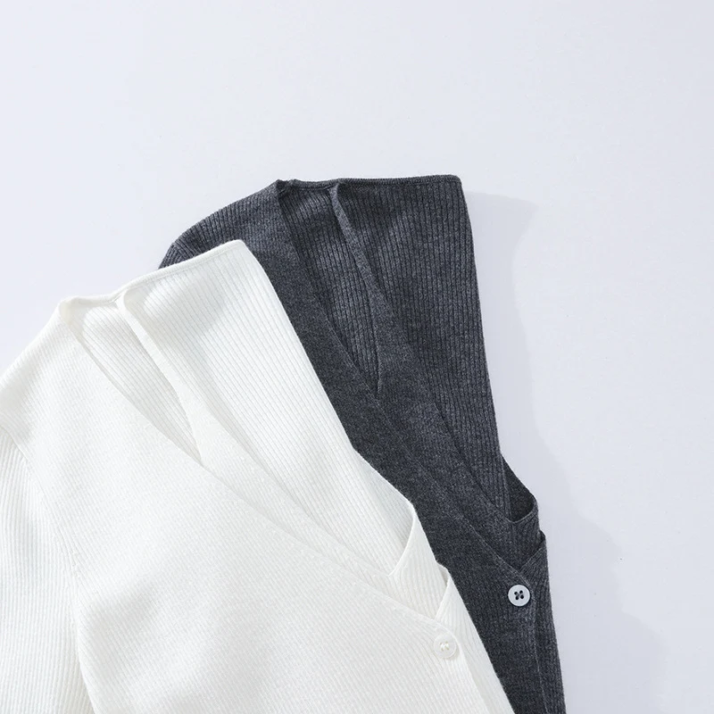Damen feiner Rippstrick-Cardigan mit integriertem Spaghettitop und tiefem V-Ausschnitt Drune