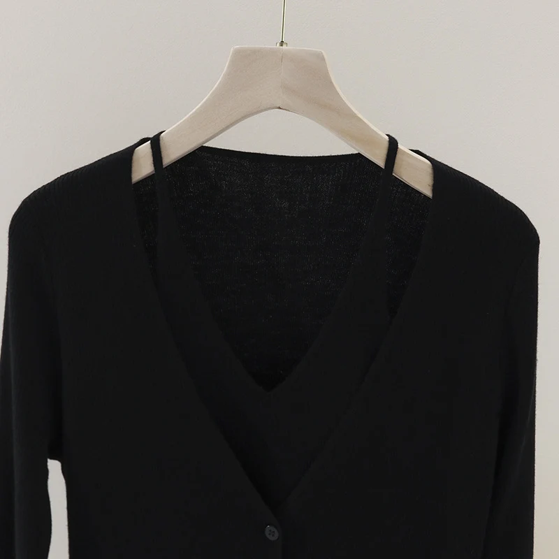Damen feiner Rippstrick-Cardigan mit integriertem Spaghettitop und tiefem V-Ausschnitt Drune