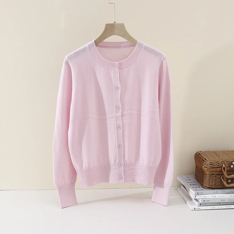 Damen Feiner Knopf-Cardigan mit Rundhalsausschnitt, schmaler Passform und Rippenabschlüssen Drune