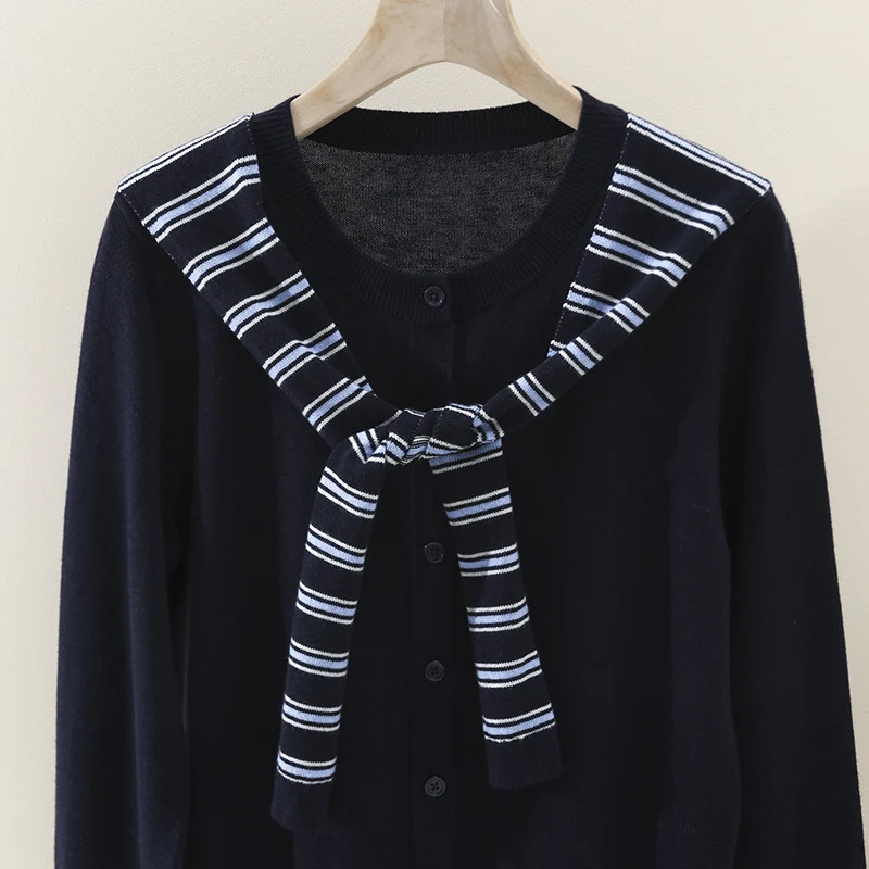 Damen Feiner Button-Cardigan mit maritimem Schultertuch-Detail aus leichtem Feinstrick Drune