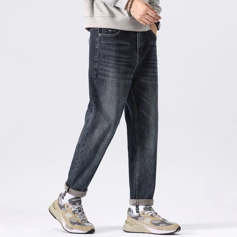 Herren Relaxed-Straight Denim-Jeans mit dezenter Used‑Optik und gekrempeltem Saum Drune