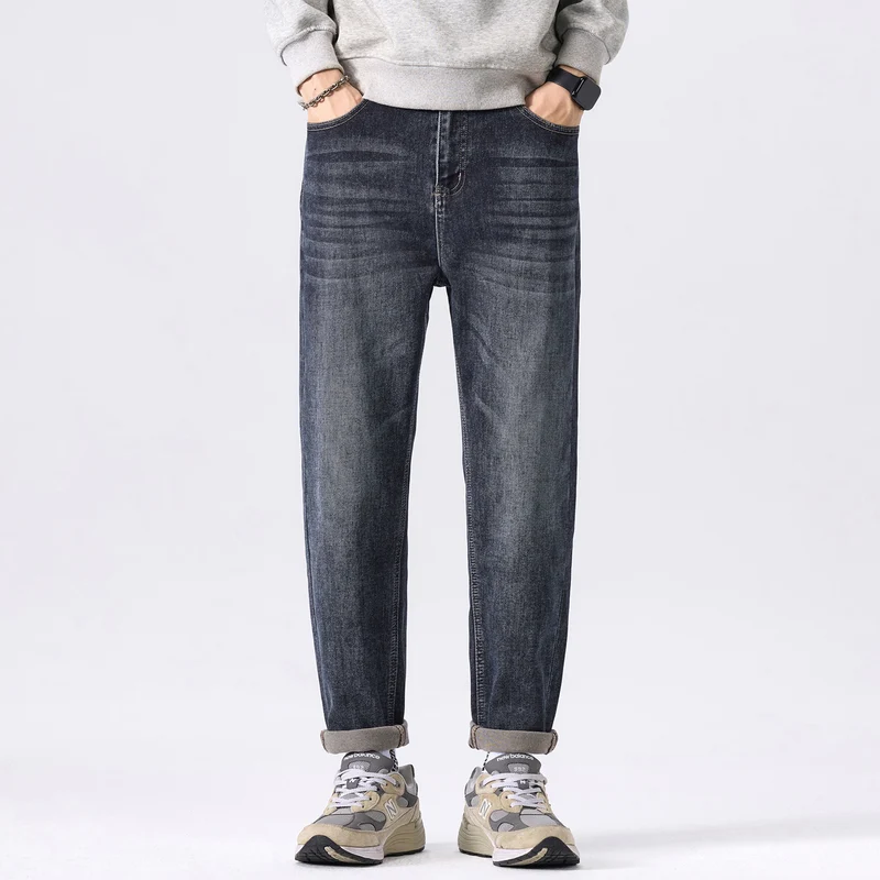 Herren Relaxed-Straight Denim-Jeans mit dezenter Used‑Optik und gekrempeltem Saum Drune