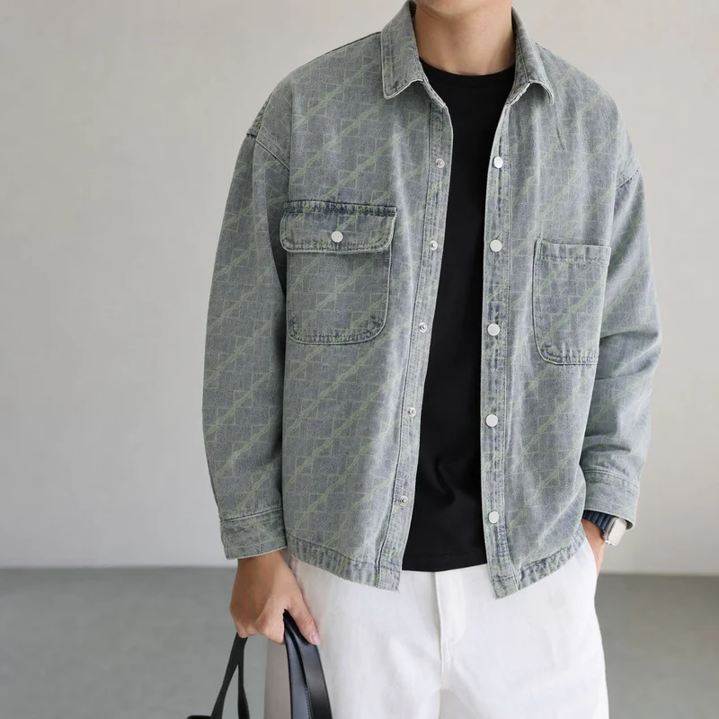 Herren Monogramm-Jeanshemdjacke im Oversize mit Druckknöpfen und aufgesetzten Brusttaschen Drune