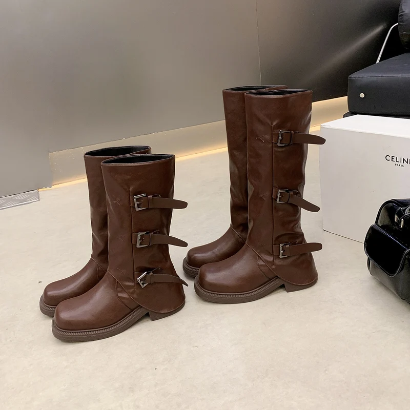 Damen Wadenhohe Stiefel mit dreifacher Gürtelschnalle und profilierter Plateausohle Drune