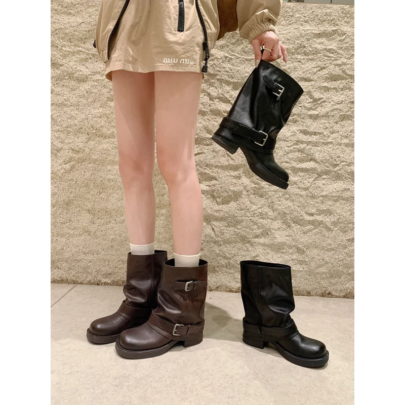 Damen Wadenhohe Bikerstiefel aus Glattleder mit Doppelschnallen und gerafftem Schaft Drune