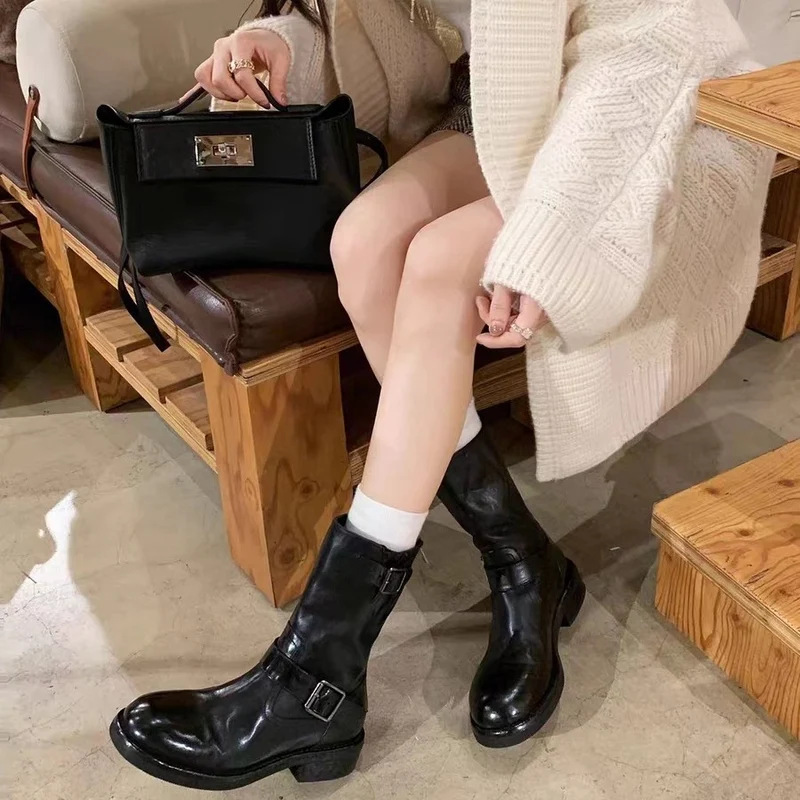 Damen Wadenhohe Biker‑Stiefel aus Glattleder mit Doppelgurt und Rückreißverschluss Drune