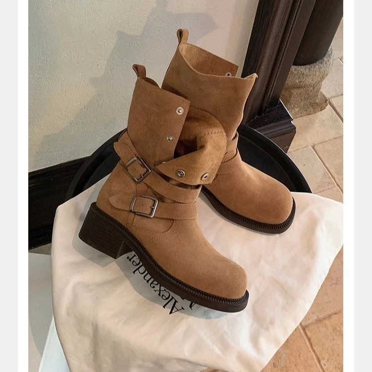 Damen Veloursleder-Bikerstiefel mit Schnallen und mittlerem Blockabsatz Drune