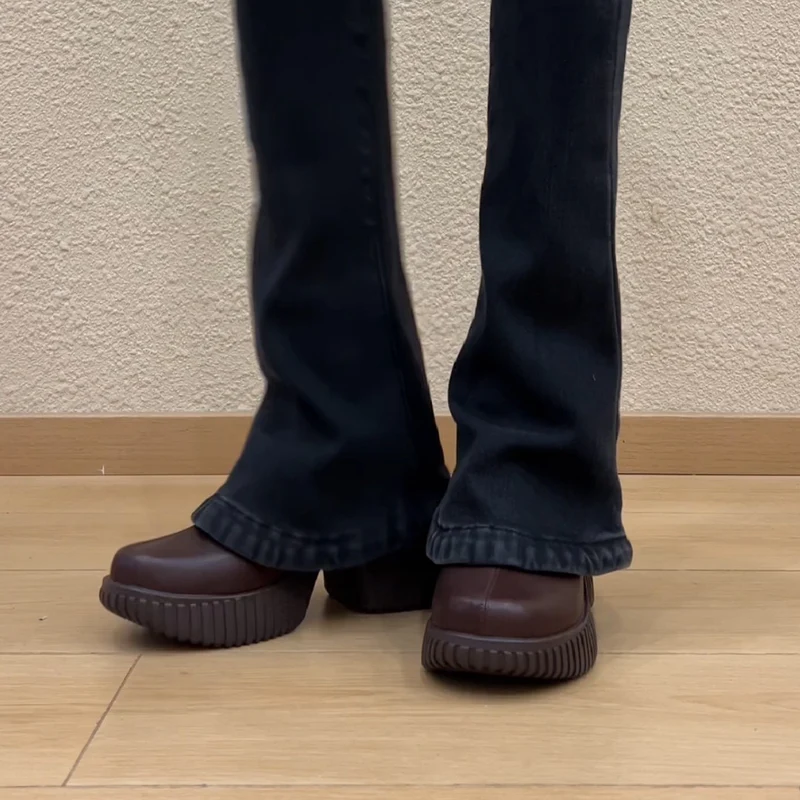 Damen Plateau-Slipper mit markanter Profilsohle und elastischem Einstieg Drune