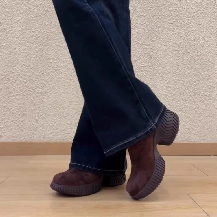 Damen Plateau-Slip-On mit skulpturaler Lug-Sohle und gepolstertem Komfortfußbett Drune