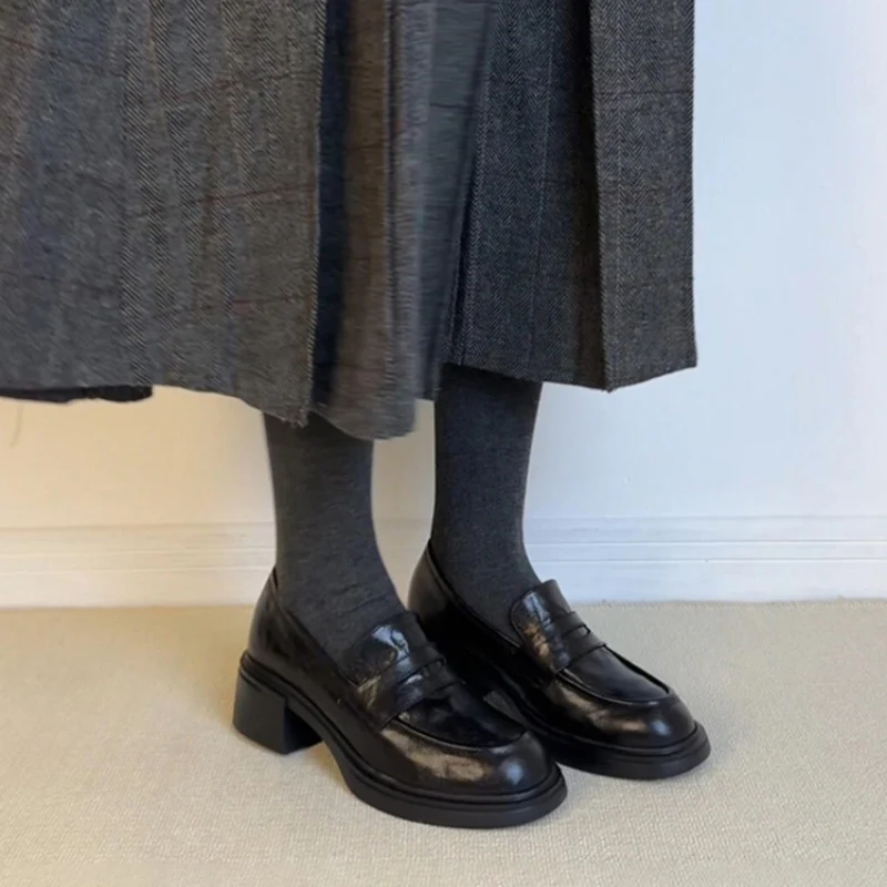 Damen Modische Penny-Loafer mit markanter Plateauprofilsohle und mittelhohem Blockabsatz Drune