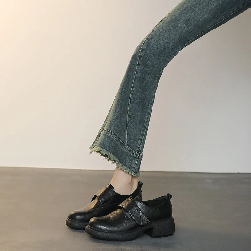 Damen Loafer mit breitem Klettverschluss und skulpturaler Plateau‑Blocksohle Drune