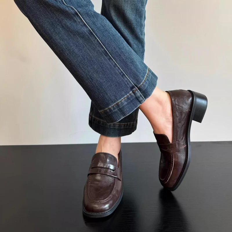 Damen Leder-Pennyloafer mit Mokassin-Naht und profilierter Laufsohle Drune