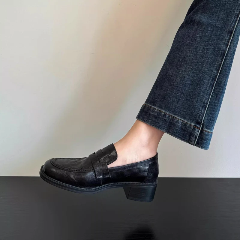 Damen Leder-Pennyloafer mit Mokassin-Naht und profilierter Laufsohle Drune