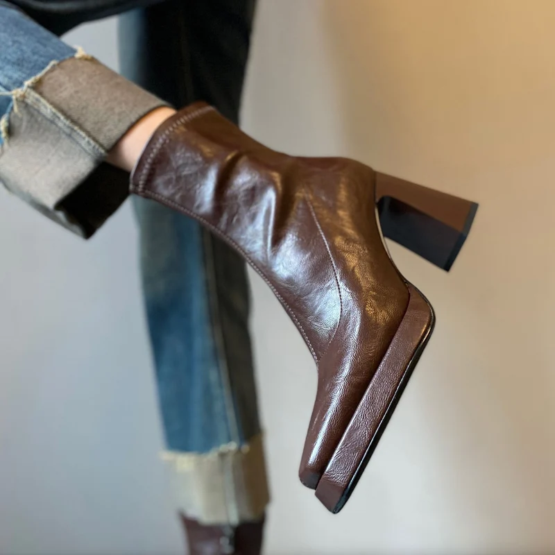 Damen Knöchelhohe Stiefelette mit geteilter Vorderblattform, weichem Nappaleder und sculpted Blockabsatz Drune