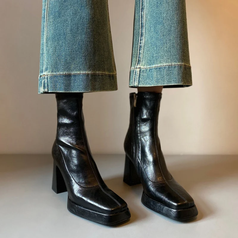 Damen Knöchelhohe Stiefelette mit geteilter Vorderblattform, weichem Nappaleder und sculpted Blockabsatz Drune