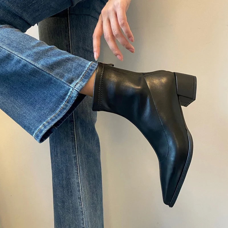 Damen Knöchelhohe Leder-Ankleboots mit spitzer Kappenform und sculpted Blockabsatz Drune