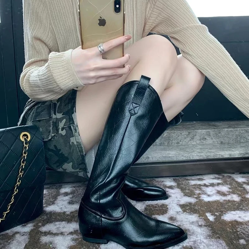 Damen Kniehohe Western‑Stiefel aus Glattleder mit spitzer Kappe und niedrigem Blockabsatz Drune