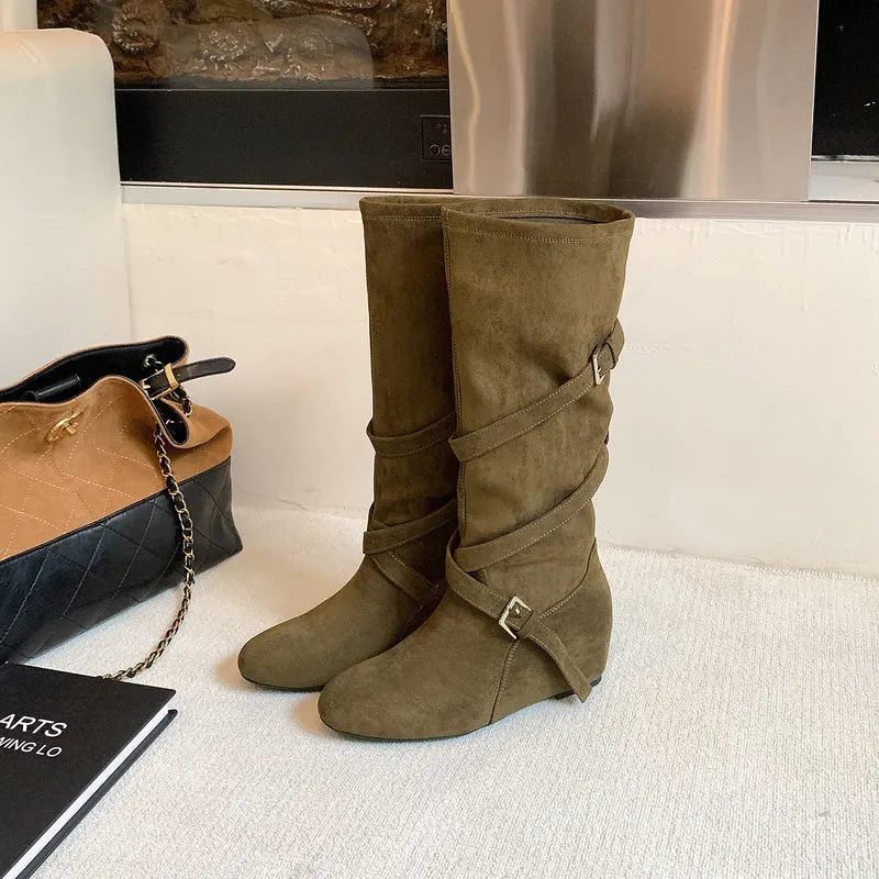 Damen Kniehohe Velourslederstiefel mit Wickelriemen und flachem Keilabsatz Drune