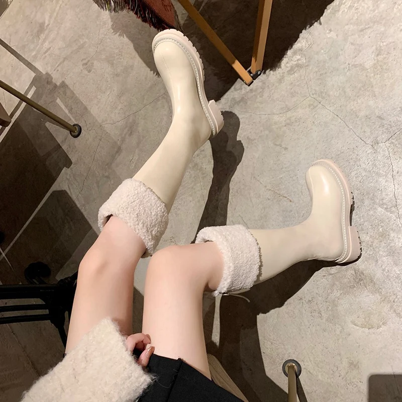 Damen Kniehohe Stiefel mit Teddyfutter-Bündchen und geformter Plateau-Sohle Drune