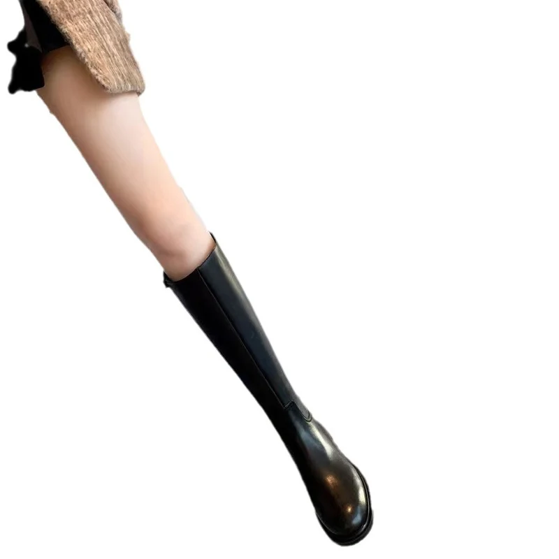 Damen Kniehohe Glattleder-Stiefel mit schlanker Silhouette und flacher Profilsohle Drune