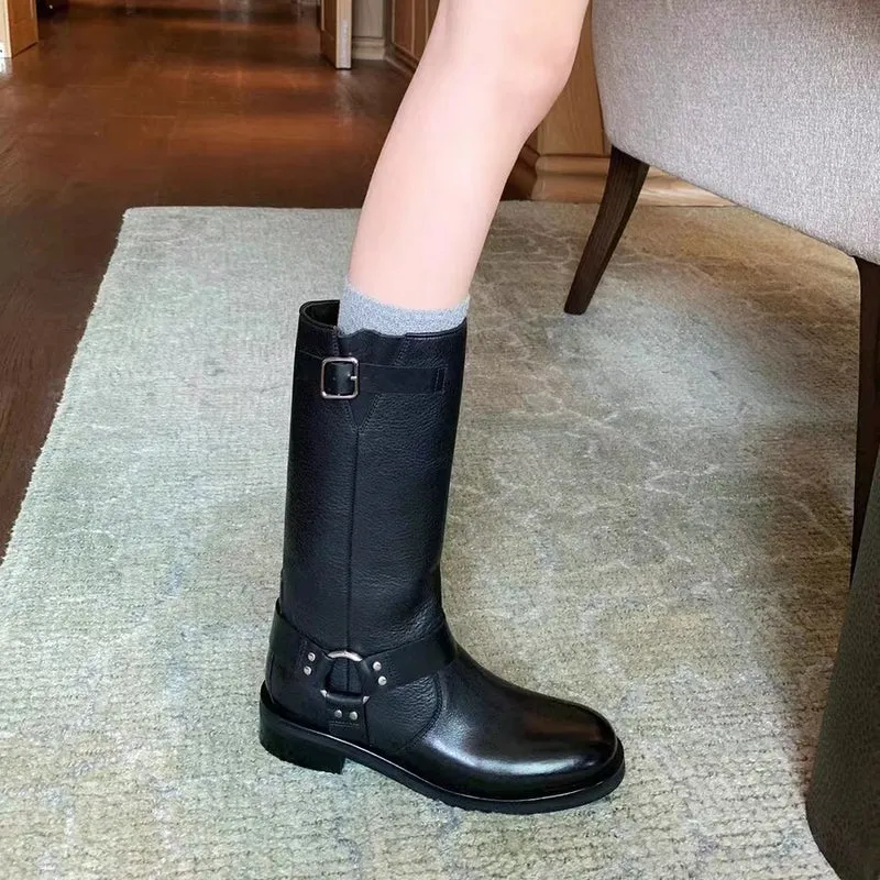 Damen Kniehohe Bikerstiefel aus Leder mit Harness‑Riemen & verstellbarer Schaftschnalle Drune